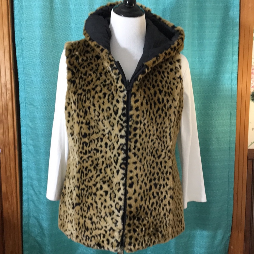 ⬇️EUC Kristen Blake Faux Fur Reversible Vest